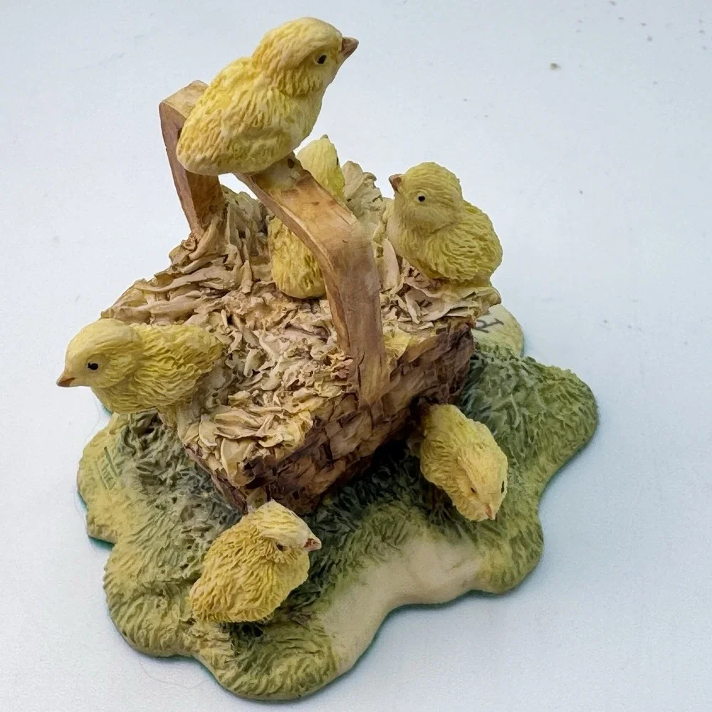 Lowell Davis (3) Chickens She Lay Low, Peep Show Chicks, Goldie And Peeps Schmid
